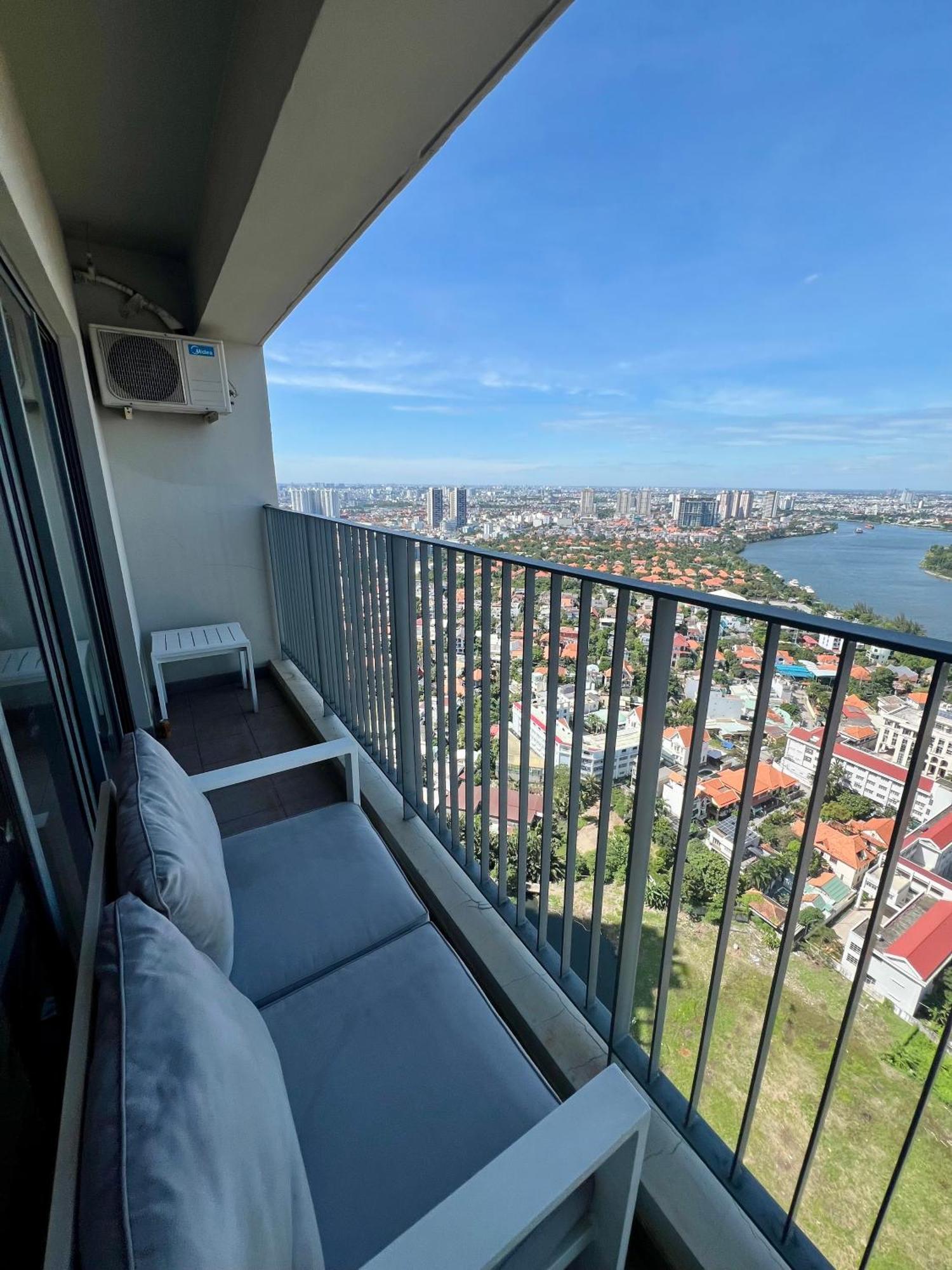 Apartment Masteri Thao Dien T4 3 Bedroom *